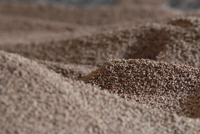 advantages and disadvantages of biomass energy