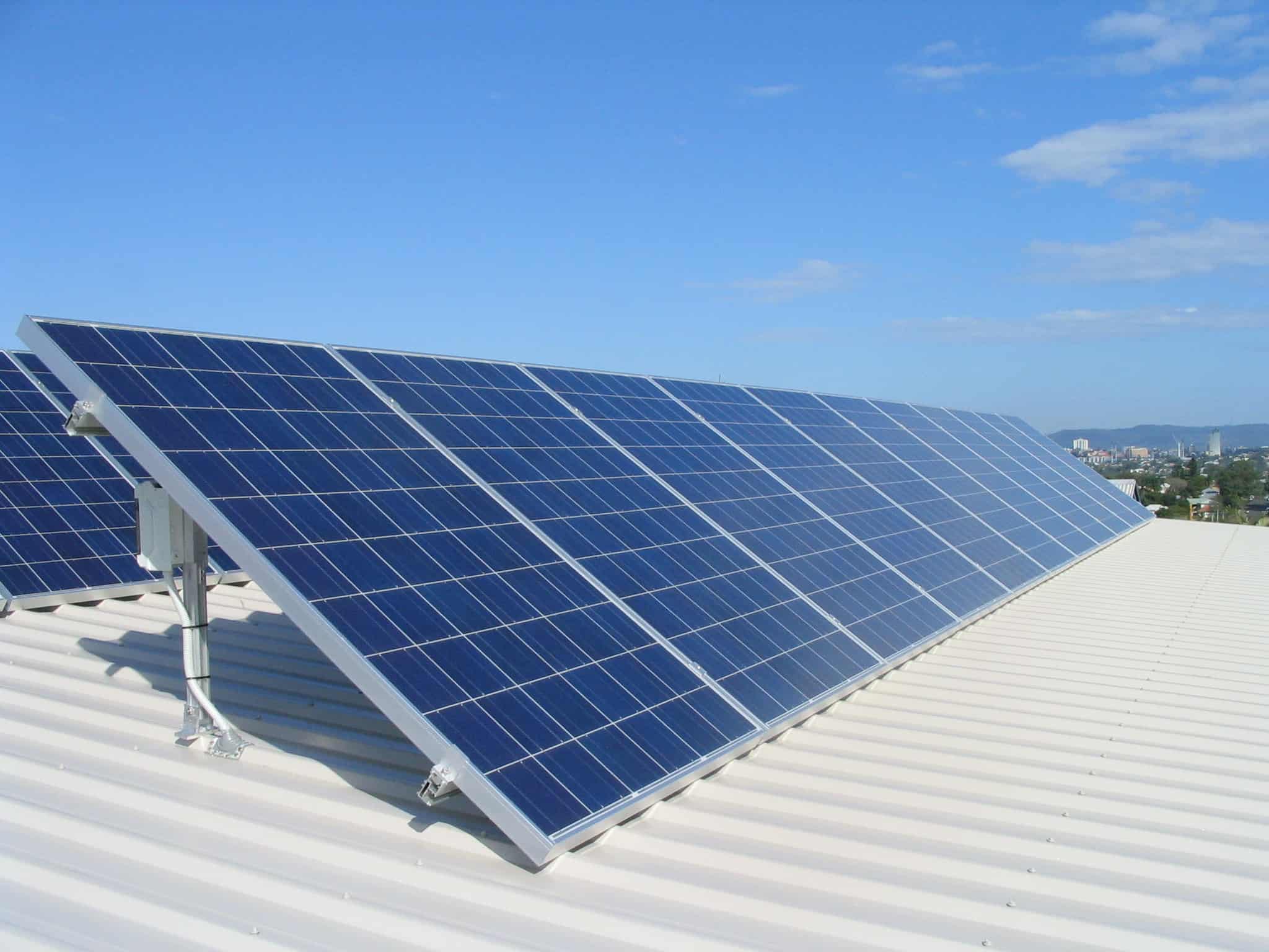 Do Solar Panels work on Heat or Light?